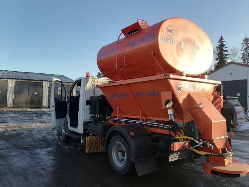 Дорожная машина КДМ 130