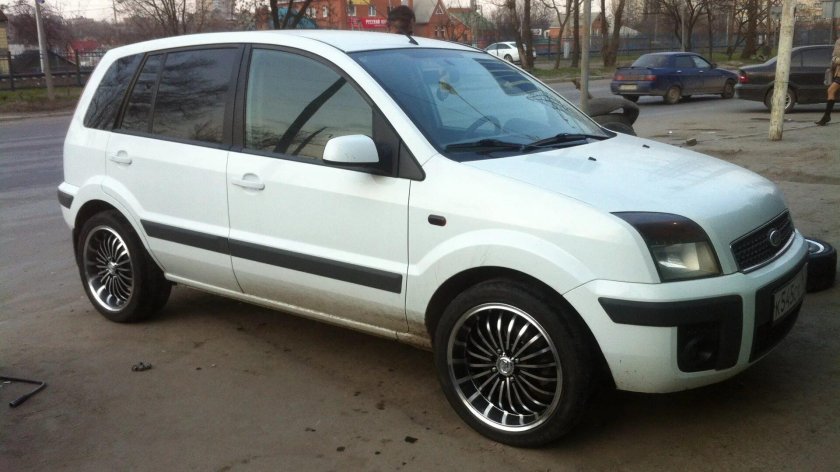 Ford Fusion 2008 r17