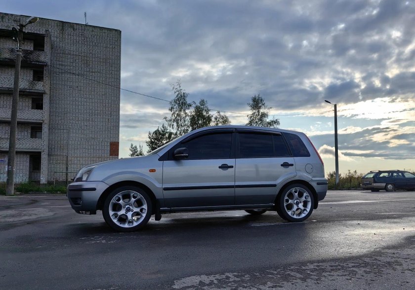 Форд Фьюжн на 17 колесах