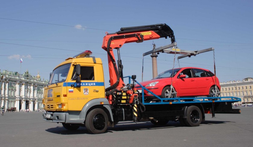 КАМАЗ 4308 эвакуатор с КМУ