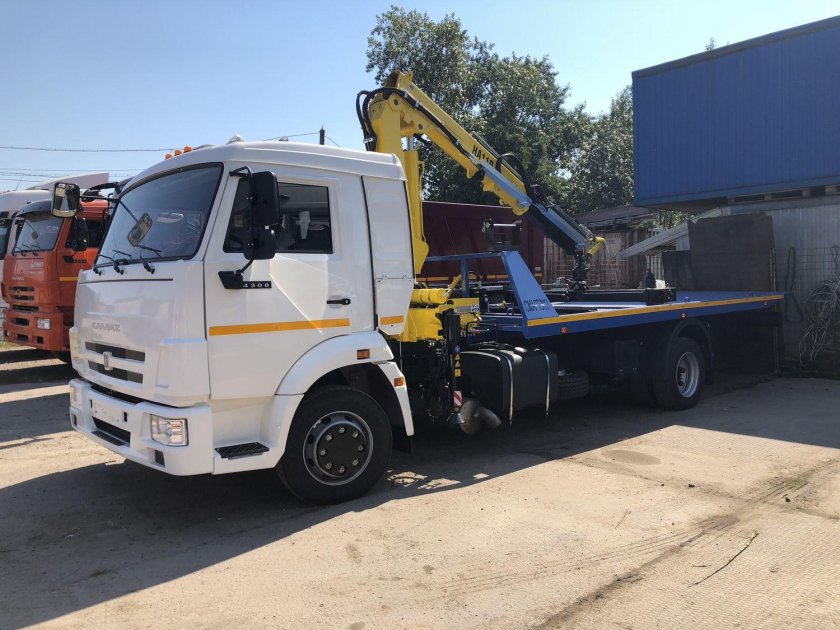 КАМАЗ 4308 эвакуатор с КМУ