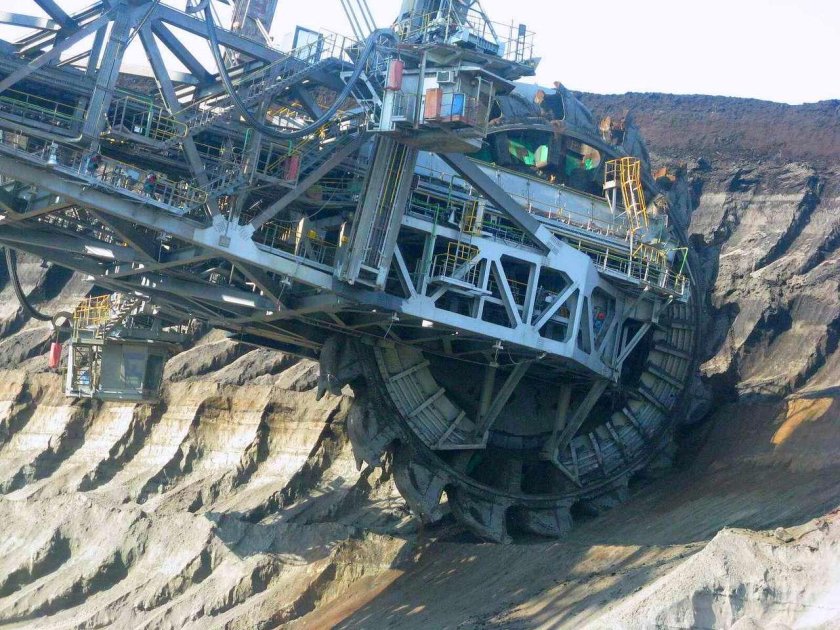 Самый большой роторный экскаватор в мире Bagger 288