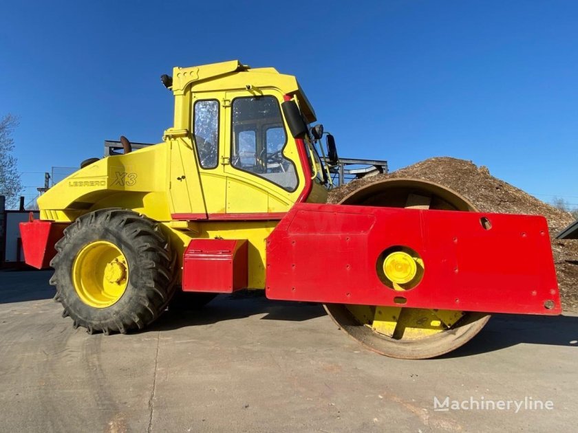 Пневмоколесный каток