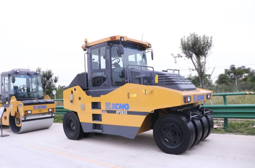 Пневмоколесный каток XCMG