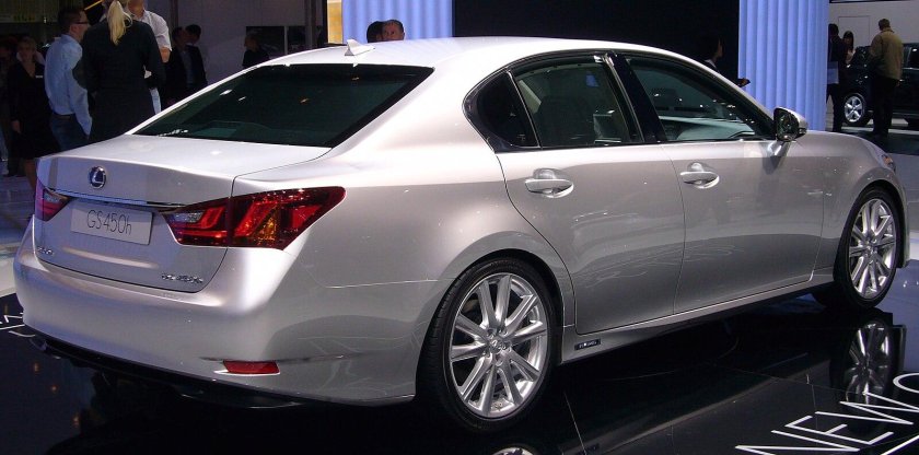 Лексус седан