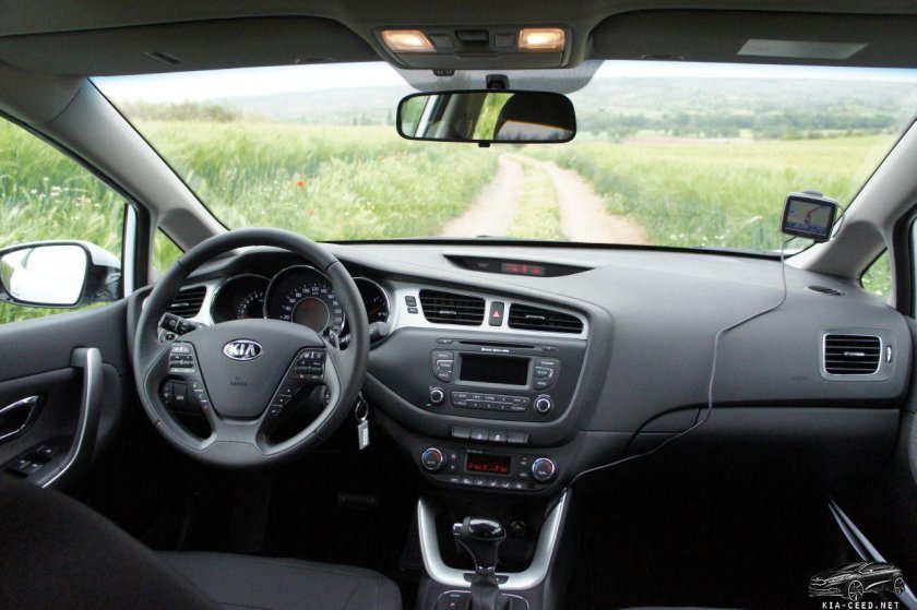 Kia Ceed 2 салон