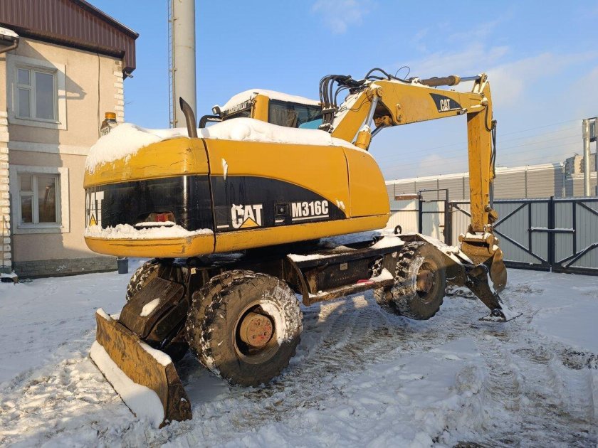 Экскаватор 2005