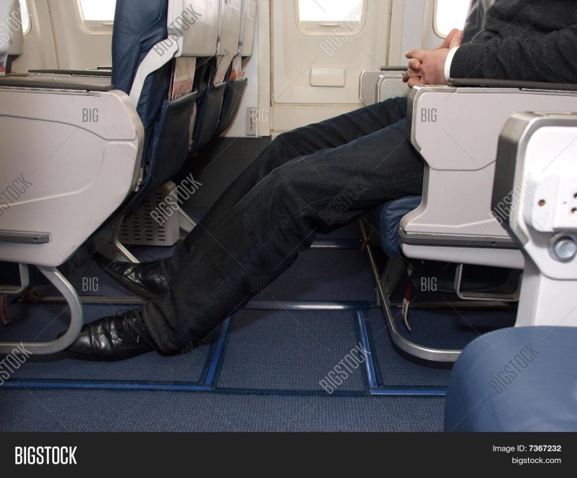 Место для ног в самолете