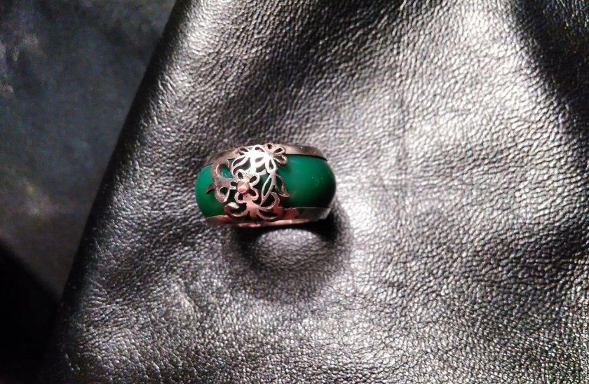 Нефритовое кольцо Токкэби