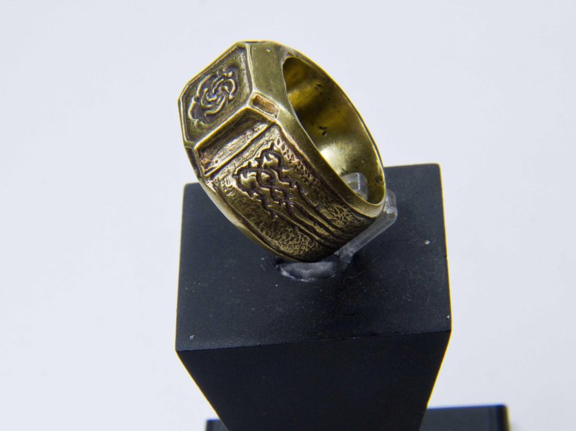 Кольцо Неро