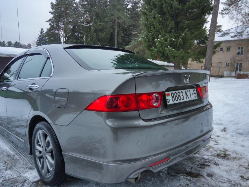 Лип спойлер Аккорд 7