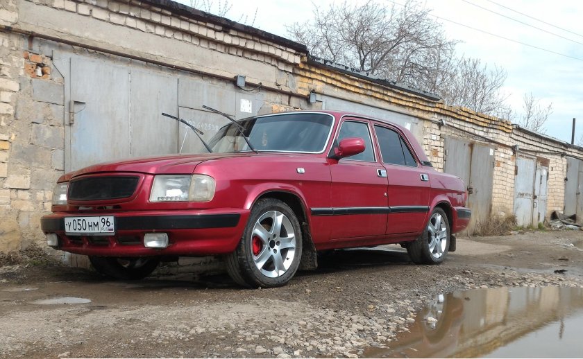 ГАЗ 3110 красная