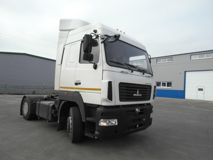 Тягач МАЗ 5440с9-520-031