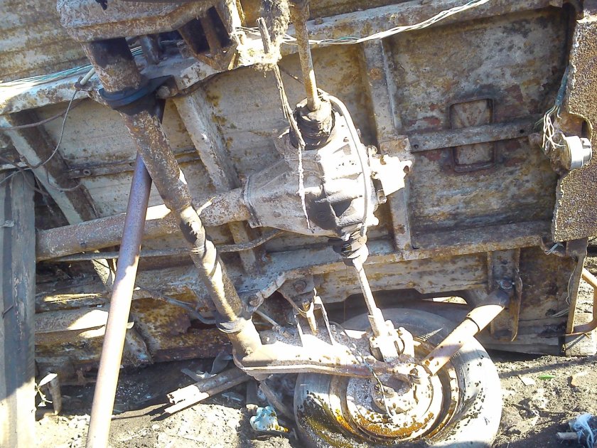 ЛУАЗ 969 задний редуктор