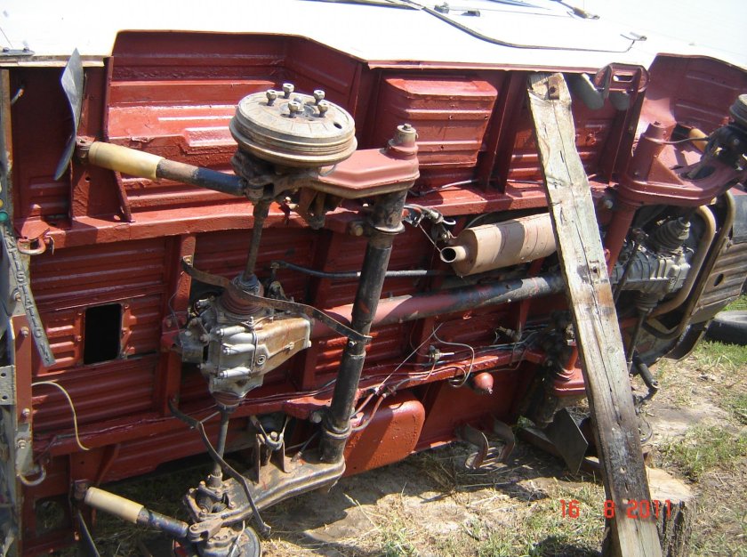 ЛУАЗ 969а днище