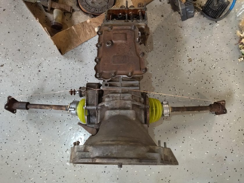 Картер КПП ЛУАЗ