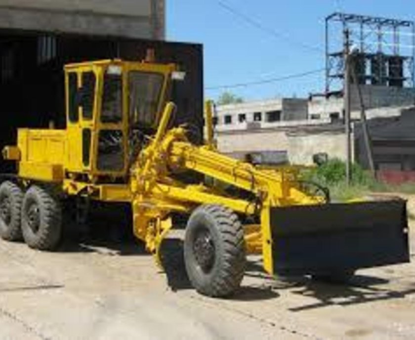 ДЗ-143 автогрейдер