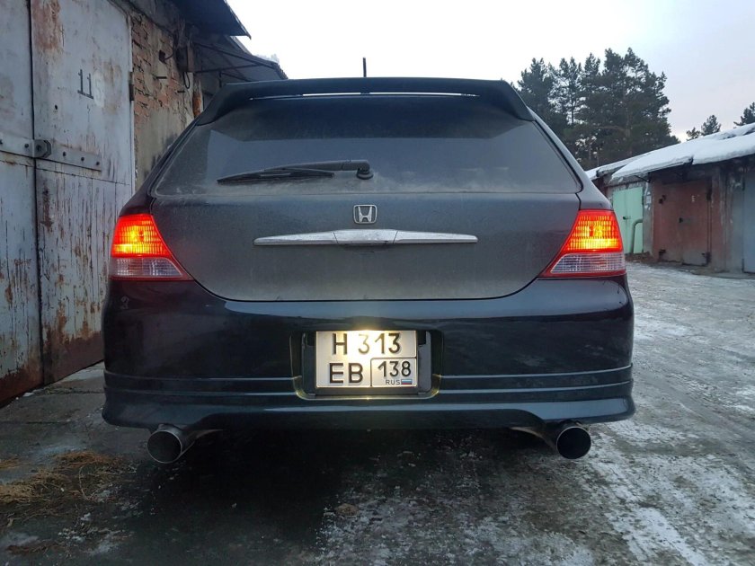 Спойлер на Honda Avancier
