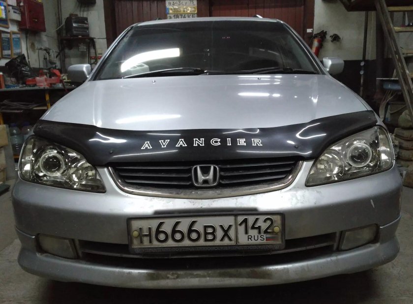 Линзы Хонда Авансир