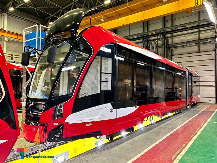 71-923м трамвай