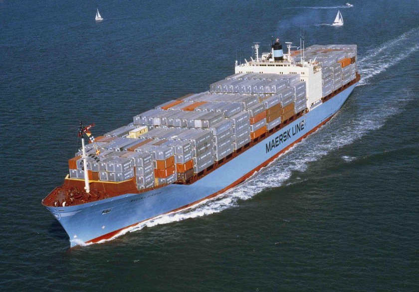 Контейнеровоз Regina Maersk