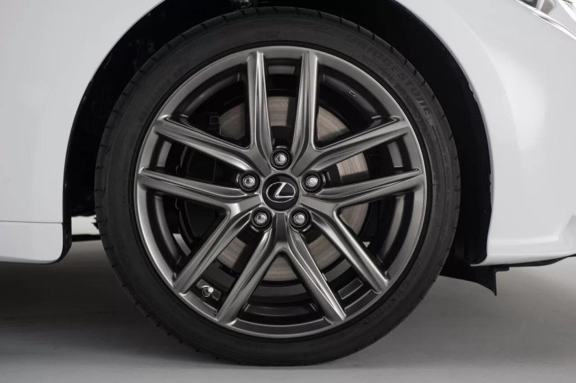 Шины Лексус