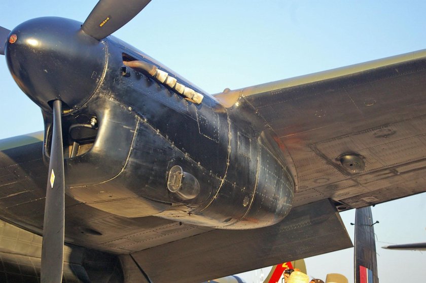 Avro Lancaster бомбардировщик