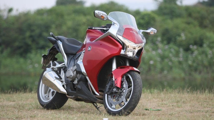 Мотоцикл Хонда ВФР 1200