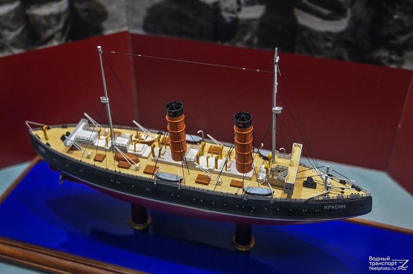Ледокол Красин модель