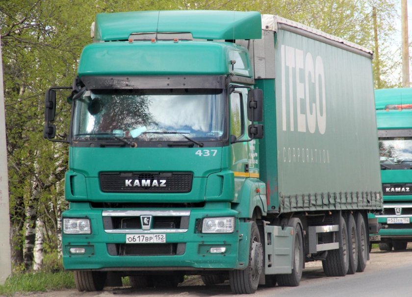 КАМАЗ-5490 С полуприцепом НЕФАЗ-93341