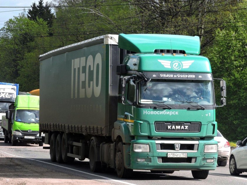 КАМАЗ-5490 С полуприцепом НЕФАЗ-93341