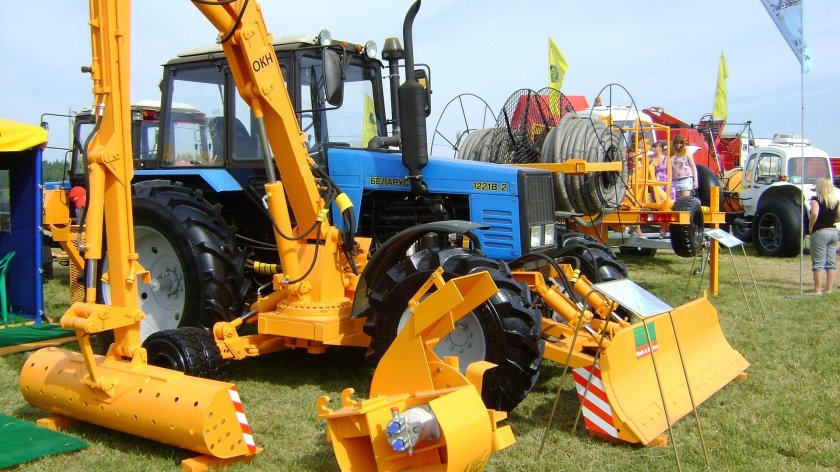 Очиститель каналов навесной окн-05