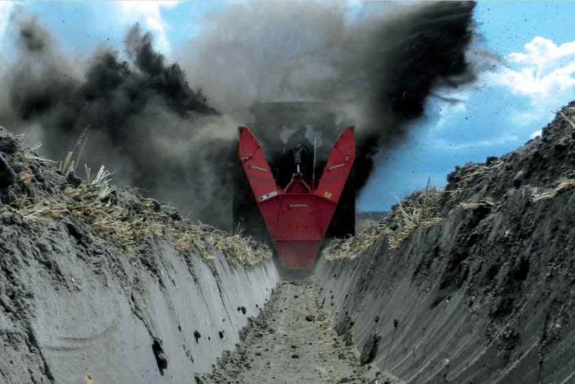 Канавокопатель навесной ЛКН-600