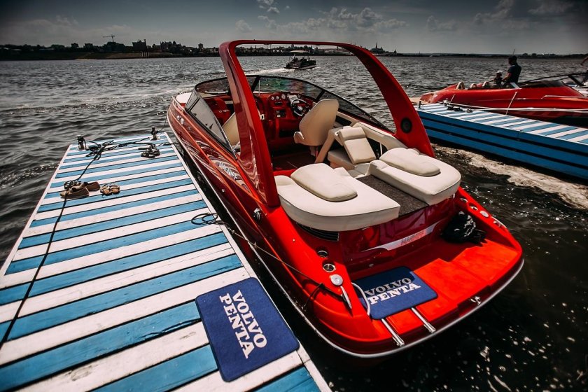 Катер Velvette Marine