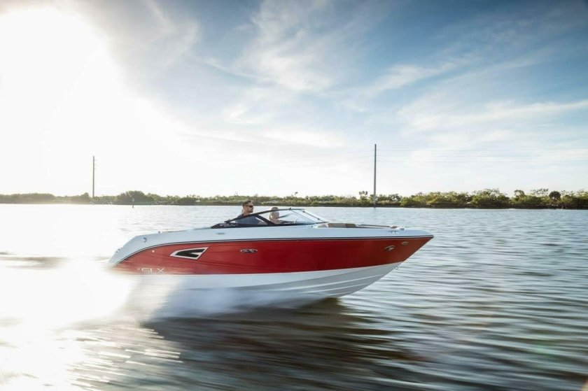 Катер Сеа Рей 230