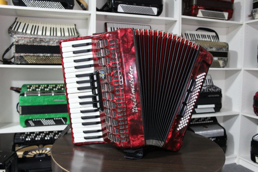 Аккордеон Weltmeister Meteor 3/4