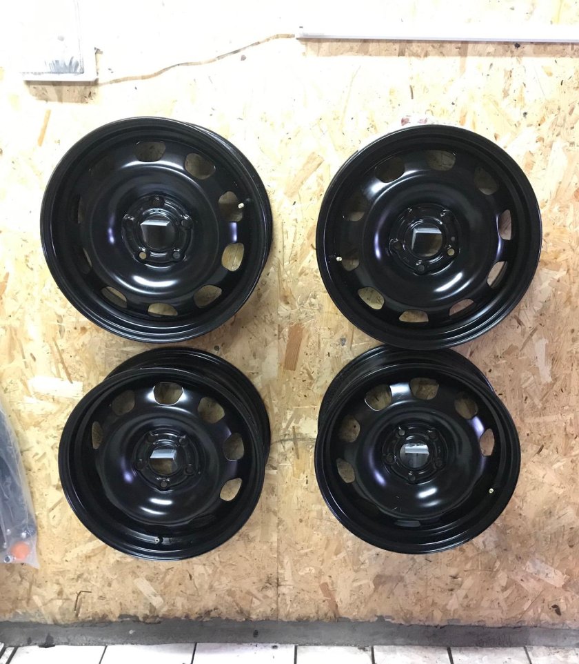 Штампованные диски r16 на Рено Дастер