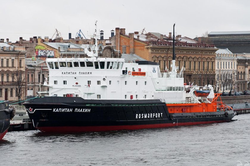 Ледокол Капитан Плахин