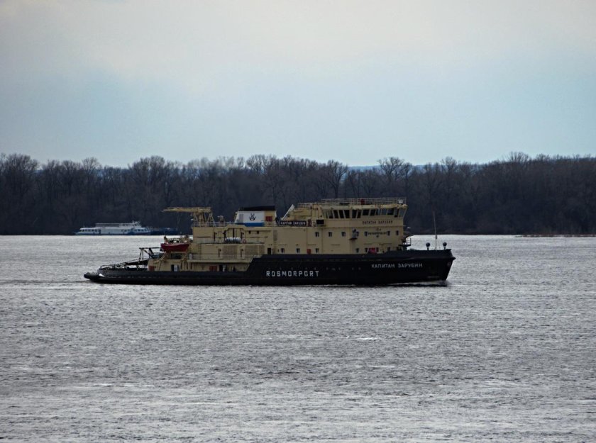 Капитан Зарубин судно