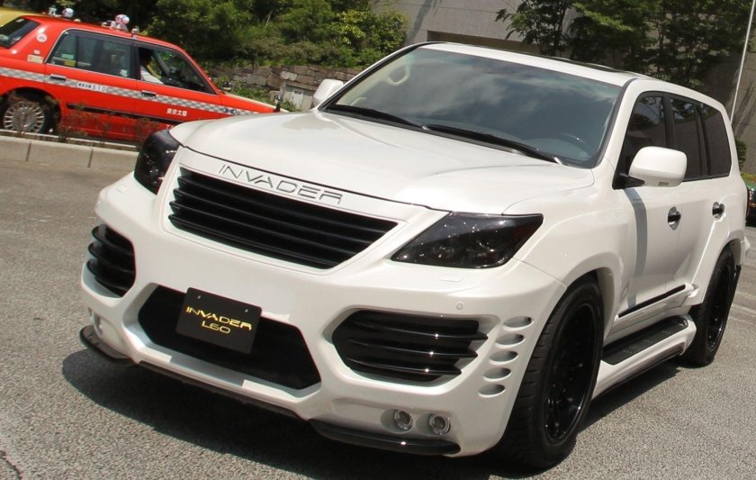 Лексус 570 Invader