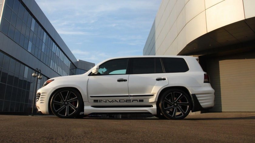 Лексус 570 Invader