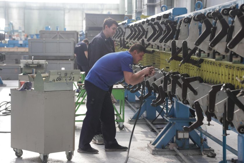 Самолетный завод