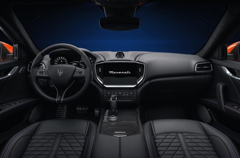 Maserati Ghibli 2023 Interior