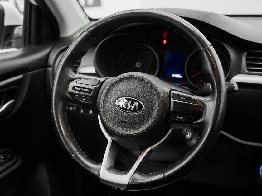 Киа Стингер приборная панель