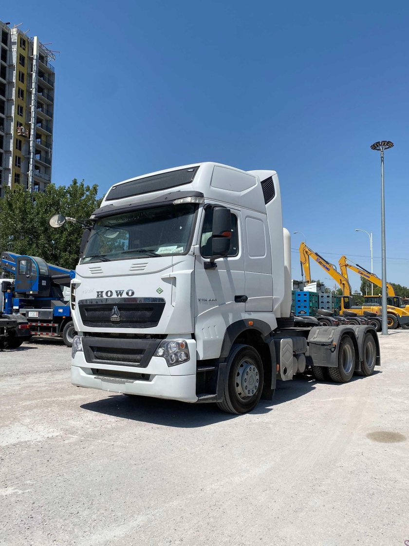 Тягач HOWO 6x4