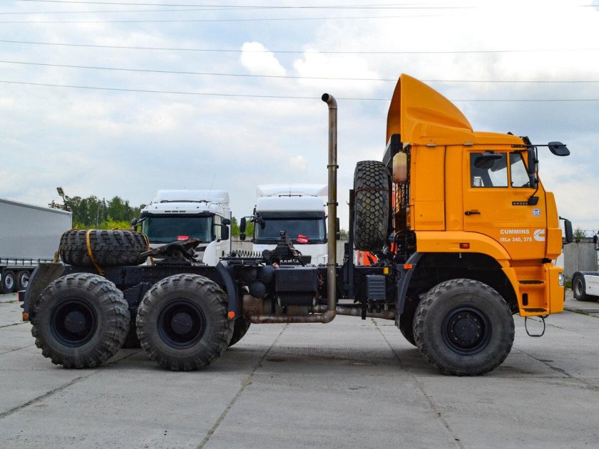 КАМАЗ-65225 седельный тягач