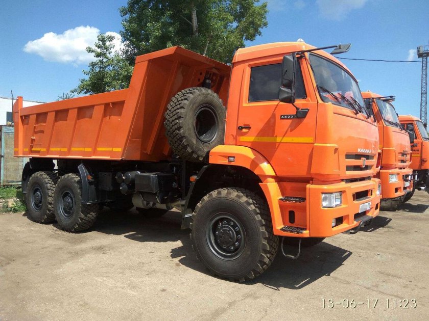 КАМАЗ 65222 самосвал
