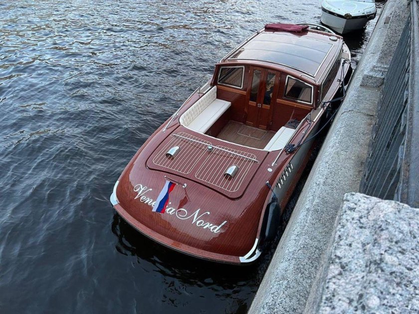 Венеция Норд катер