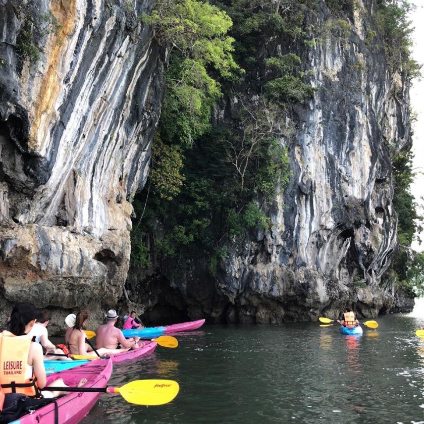 Краби каноэ в ущелье