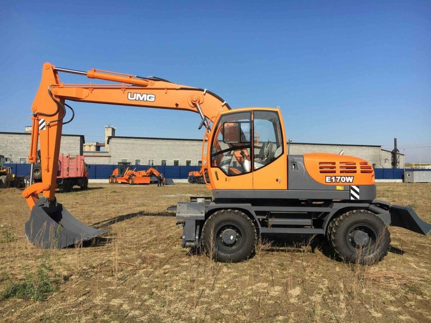 Экскаватор колесный UMG e170w